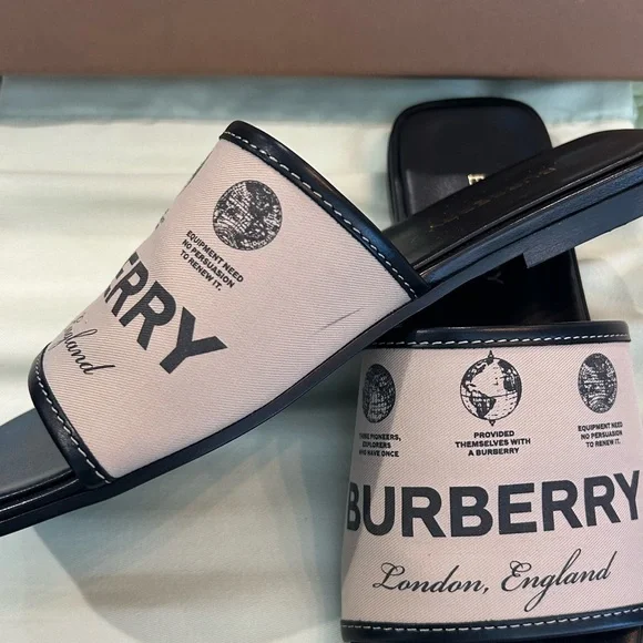Burberry Black and Cream Logo Slides - Picture 2 of 5